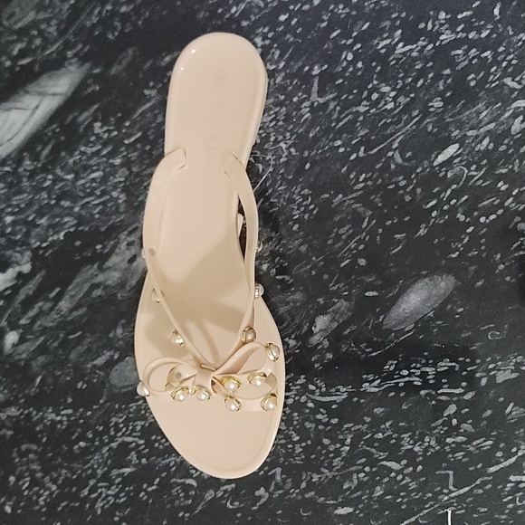 BRAND NEW OLIVIA & KATE PEARL ACCENTS BOWNOT DESIGN  FLIP FLOP SANDAL - Picture 6 of 13